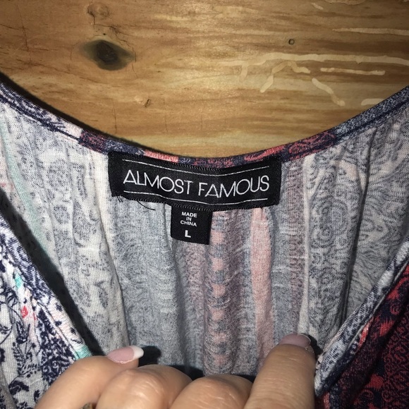 Cute cold shoulder multicolored top large - Picture 2 of 3